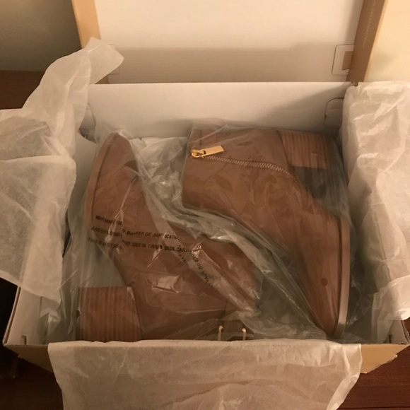 SOLD Michael Kors Saylor Leather Ankle Boots - Picture 7 of 8